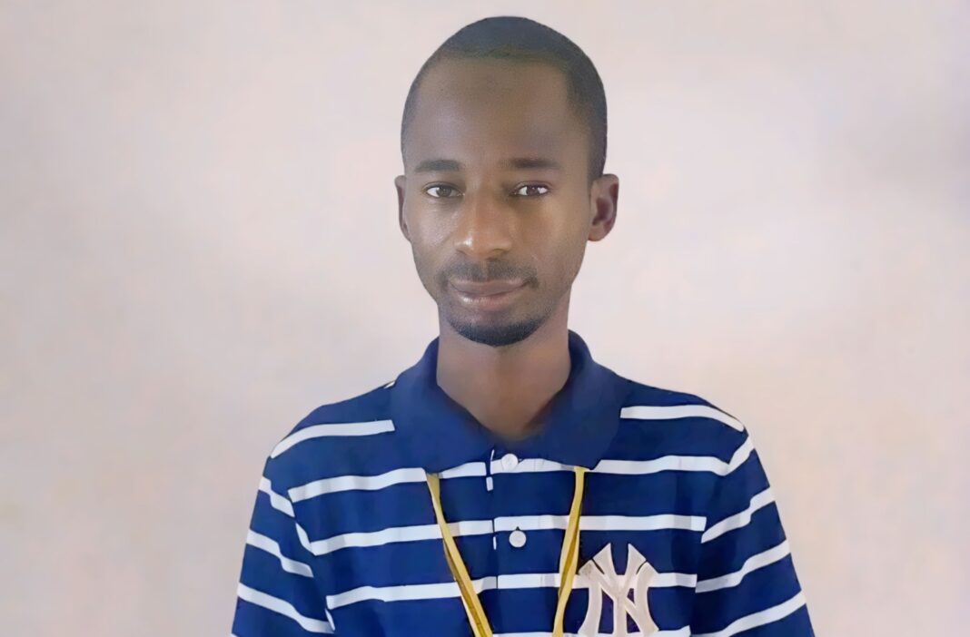 Dini Senior: Leveraging Social Media to Inform and Connect Communities Dini Senior: Leveraging Social Media to Inform and Connect Communities